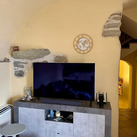 By The Pool With Stunning View Bellano