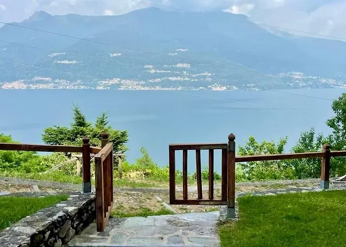 By The Pool With Stunning View *